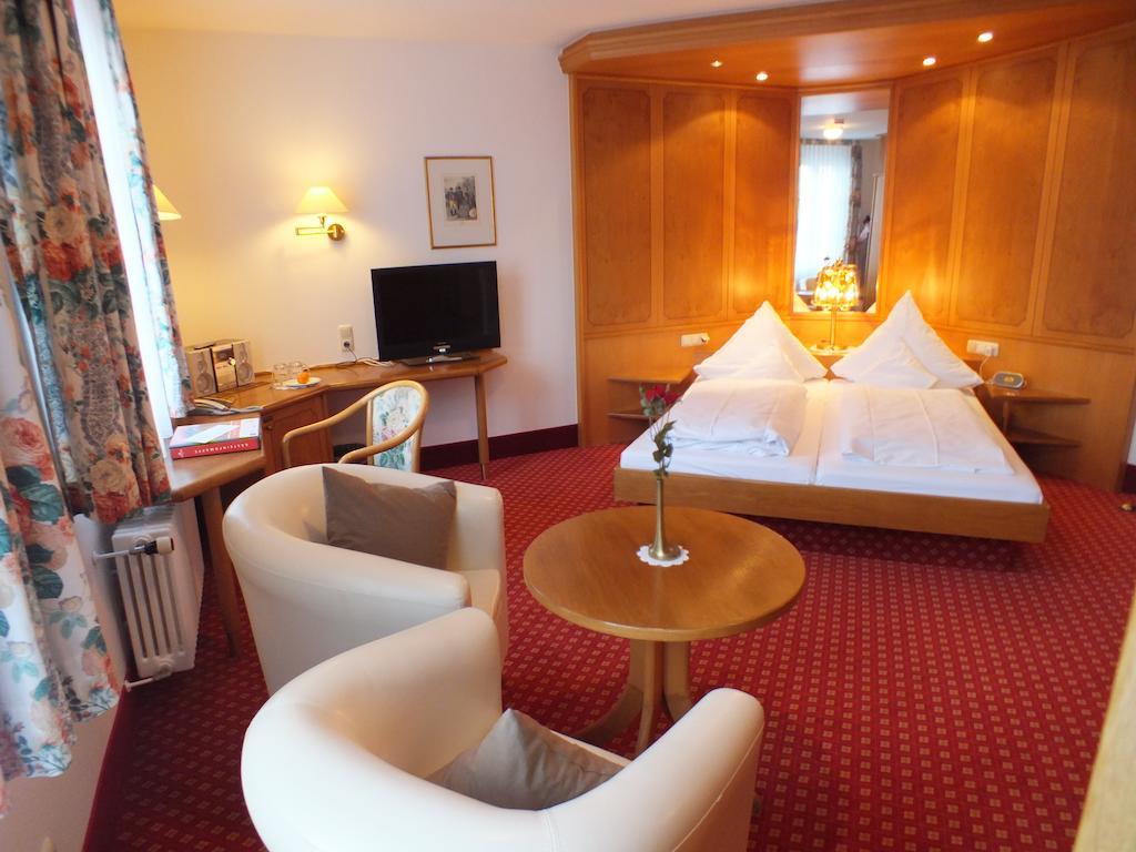 Hotel-Gasthof Zum Weyssen Rossle Schiltach Room photo
