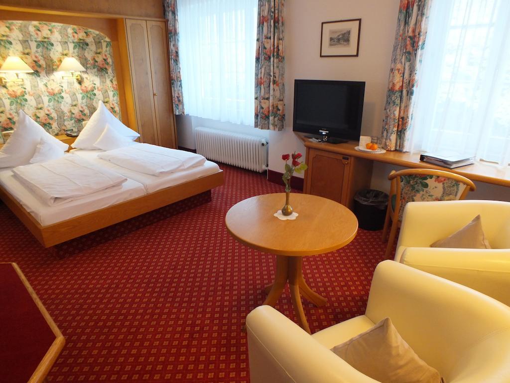 Hotel-Gasthof Zum Weyssen Rossle Schiltach Room photo